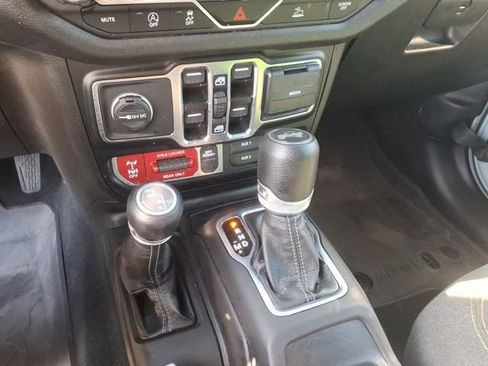 Used 2024 Jeep Wrangler Unlimited Sport AWD/4WD image 17