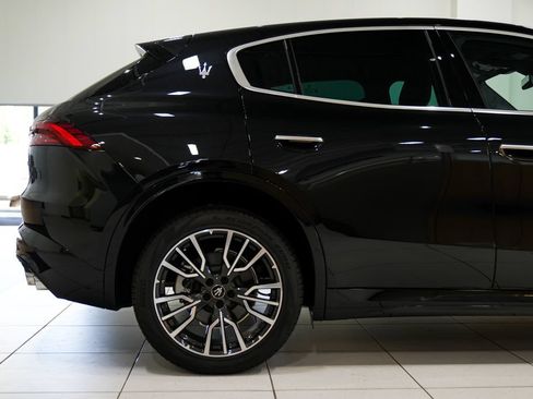 Used 2025 Maserati Grecale GT AWD/4WD image 16