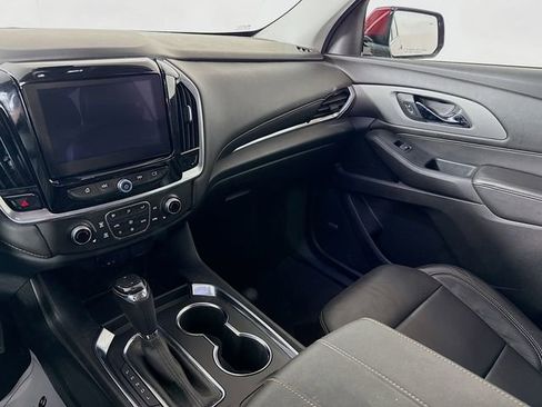Used 2018 Chevrolet Traverse LT image 25