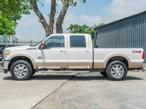 Used 2014 Ford F250 Lariat w/ Lariat Ultimate Package AWD/4WD image 3