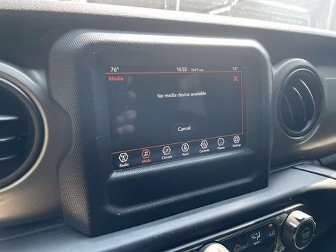 Used 2018 Jeep Wrangler Sport AWD/4WD image 27