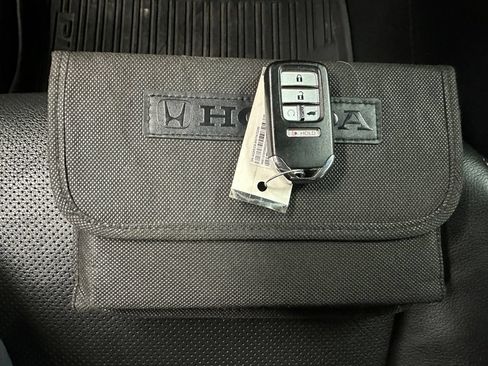Used 2022 Honda Pilot Elite image 43