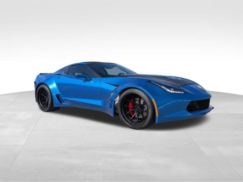 Used 2019 Chevrolet Corvette Stingray Coupe image 1