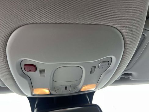 Certified 2020 Jeep Renegade Altitude image 31