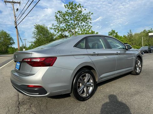 Used 2022 Volkswagen Jetta SE FWD image 4