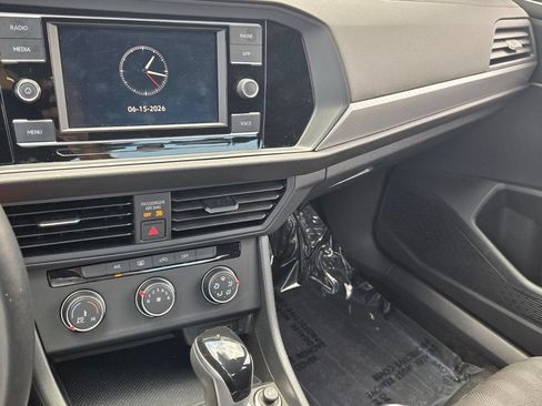 Certified 2023 Volkswagen Jetta Sport FWD image 20