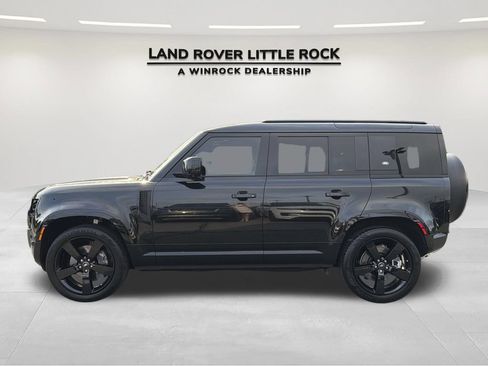 Used 2024 Land Rover Defender 110 X-Dynamic SE AWD/4WD image 6