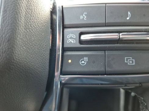 Used 2025 GMC Acadia Elevation image 13