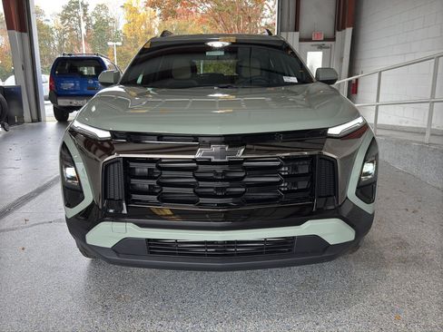 New 2026 Chevrolet Equinox ACTIV w/ LPO, Floor Liner Package image 2