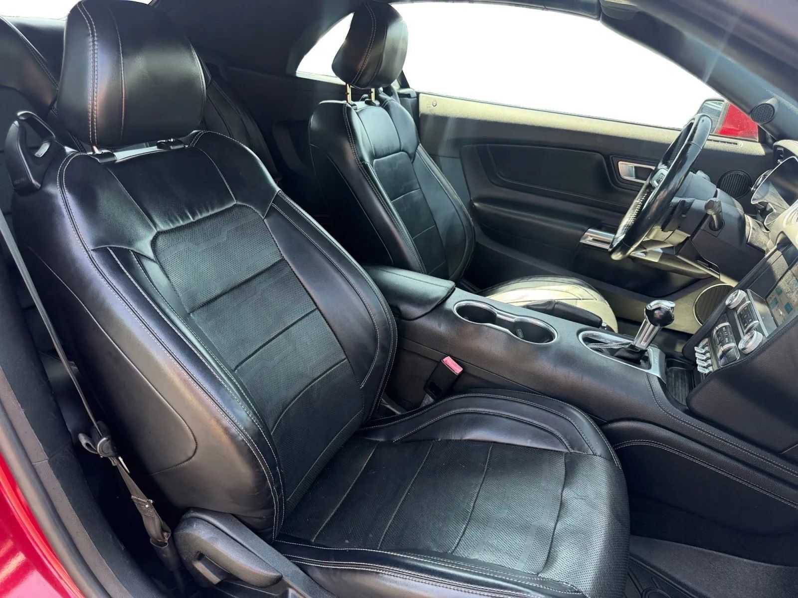 Used 2019 Ford Mustang Premium w/ Equipment Group 201A RWD image 17
