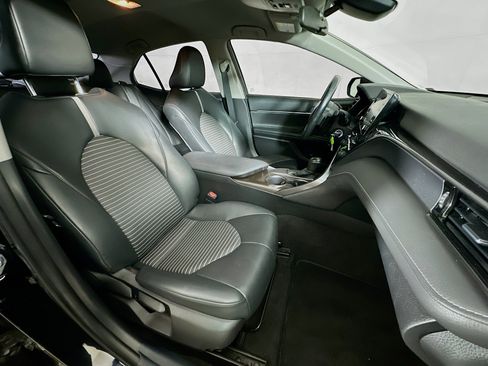 Used 2021 Toyota Camry SE FWD image 28