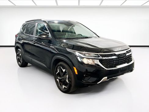 Used 2024 Kia Seltos EX image 3