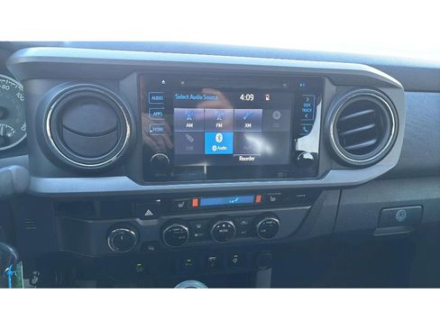 Used 2016 Toyota Tacoma TRD Sport w/ Premium & Technology Package image 20