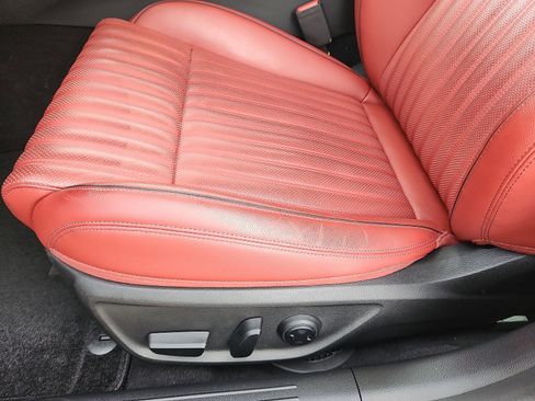 Used 2023 Genesis G70 2.0T w/ Sport Prestige Package image 24