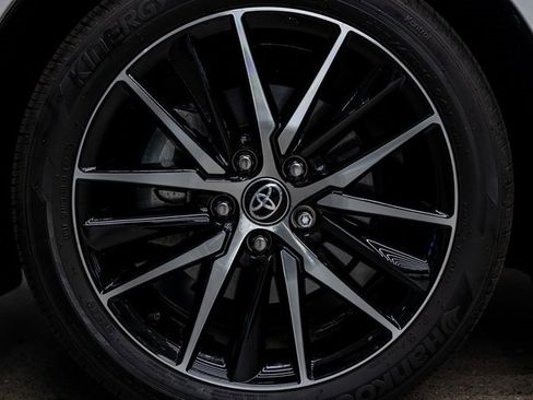 Used 2024 Toyota Camry SE image 18