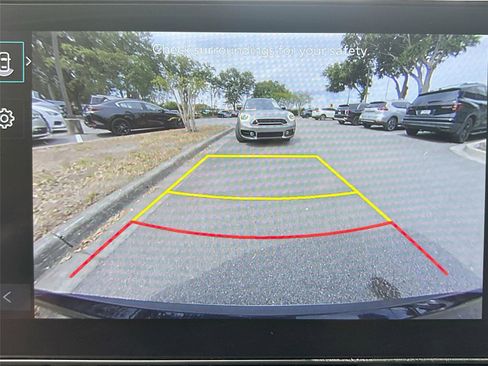 Used 2025 Kia Carnival FWD image 14