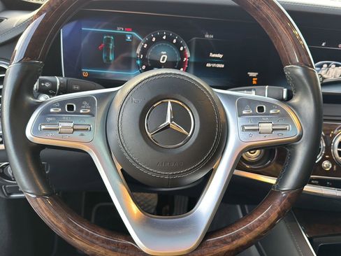Used 2018 Mercedes-Benz S 560 Sedan image 17