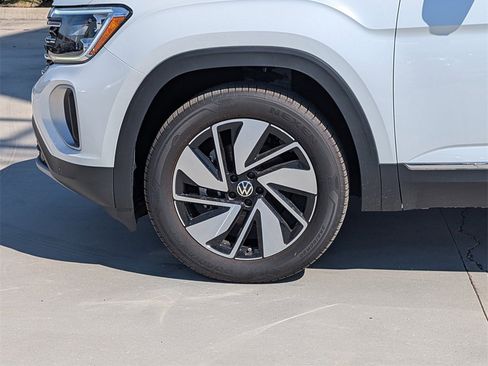 New 2025 Volkswagen Atlas SEL image 9