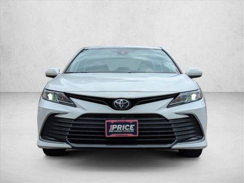 Used 2022 Toyota Camry LE FWD image 2