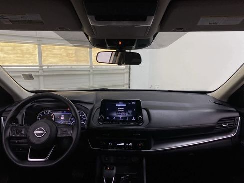 Used 2024 Nissan Rogue SV image 12