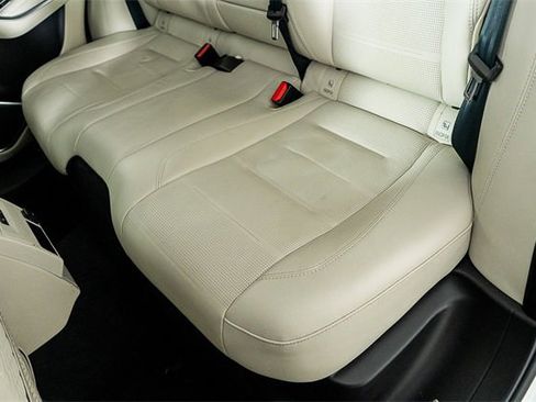 Used 2022 Jaguar F-PACE SVR image 34