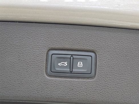 Used 2017 Audi Q7 3.0T Premium Plus w/ Premium Plus Package image 31