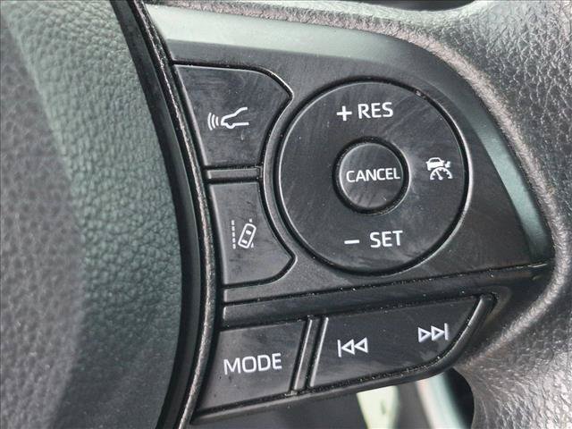 Used 2025 Toyota RAV4 LE AWD/4WD image 16