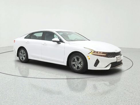 Used 2022 Kia K5 LXS FWD image 3