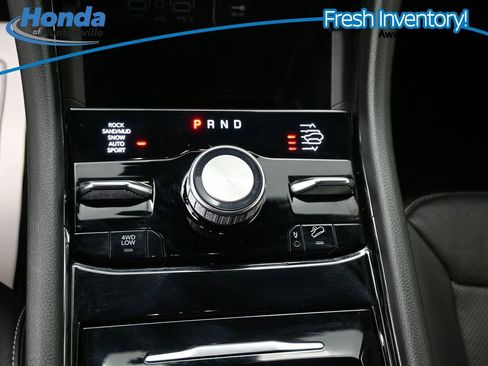 Used 2023 Jeep Grand Cherokee Overland AWD/4WD image 23