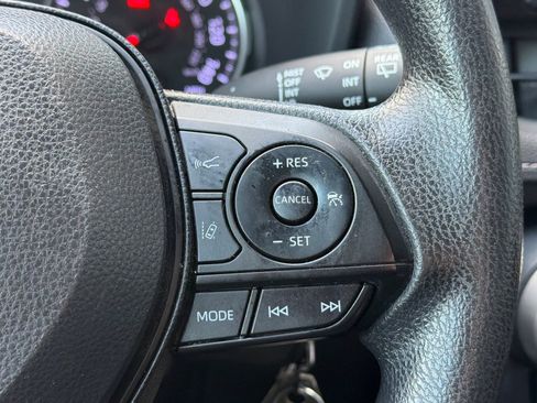 Used 2019 Toyota RAV4 LE image 30