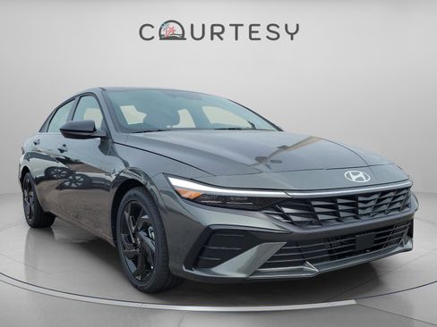 New 2026 Hyundai Elantra SEL Sport image 4