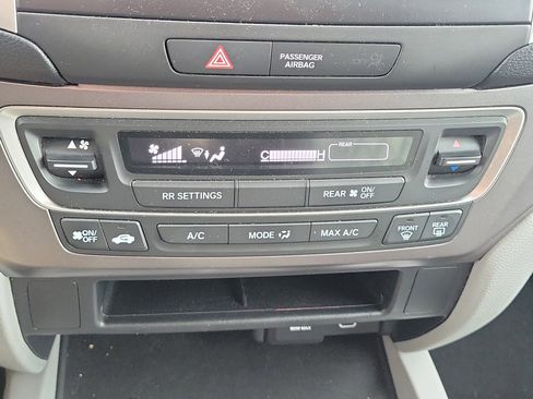 Used 2020 Honda Pilot LX image 27