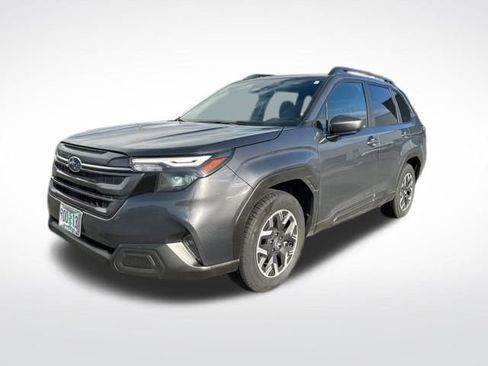 Used 2025 Subaru Forester Premium image 5