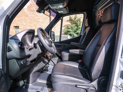 Used 2024 Mercedes-Benz Sprinter 2500 image 16
