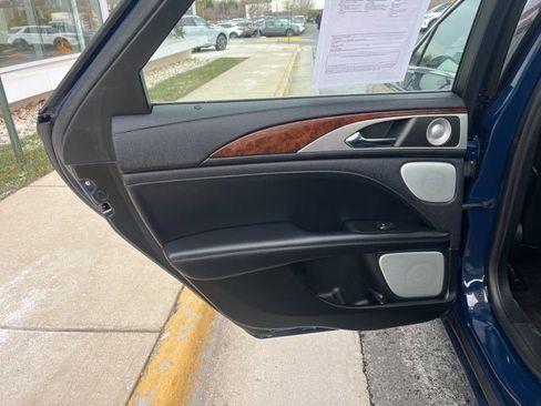 Used 2020 Lincoln MKZ Reserve w/ Luxury Package image 18