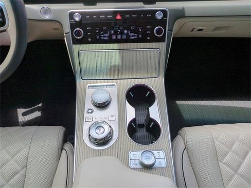 Used 2025 Genesis GV80 3.5T Prestige image 17