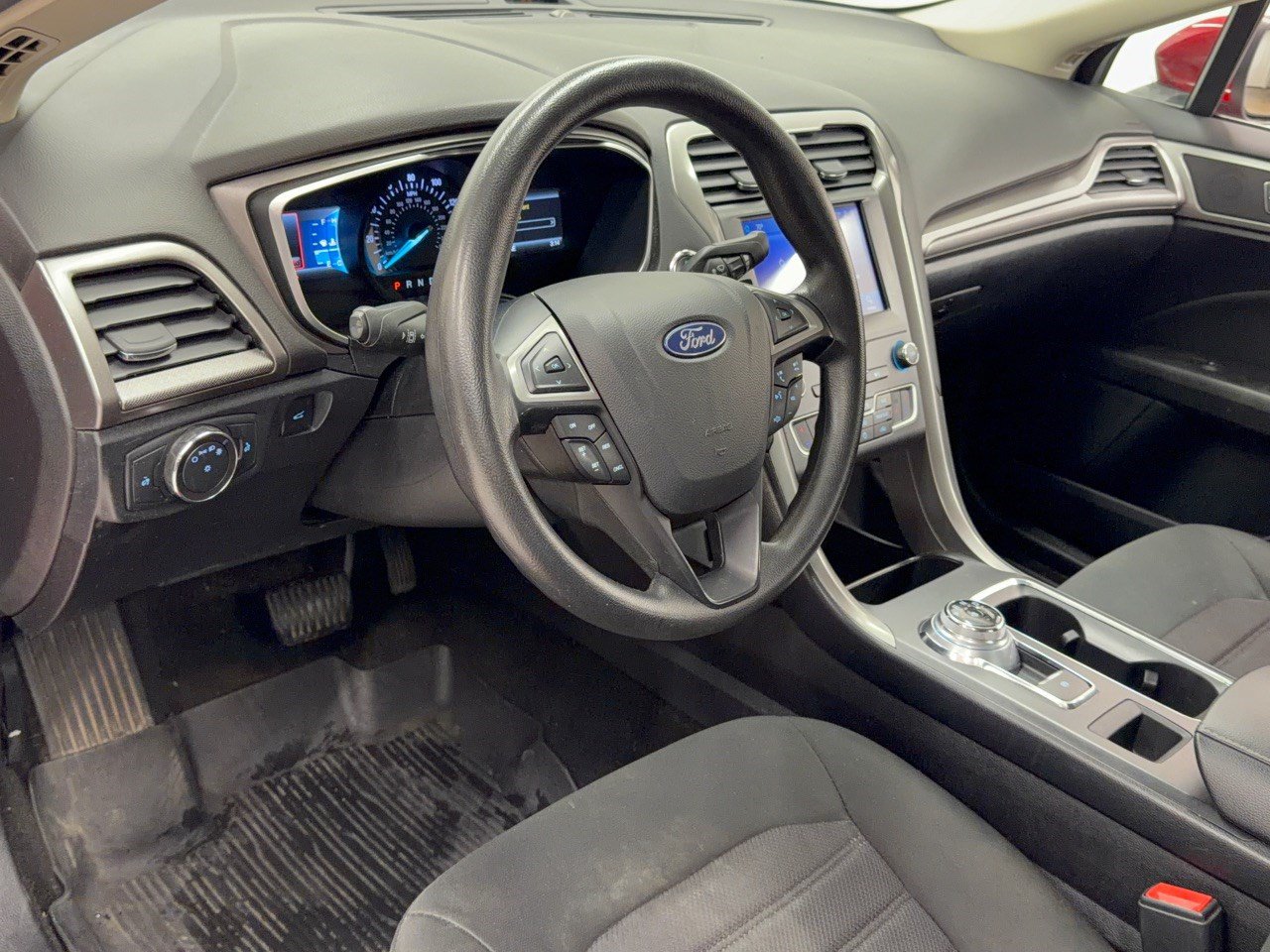 Used 2020 Ford Fusion SE AWD/4WD image 4
