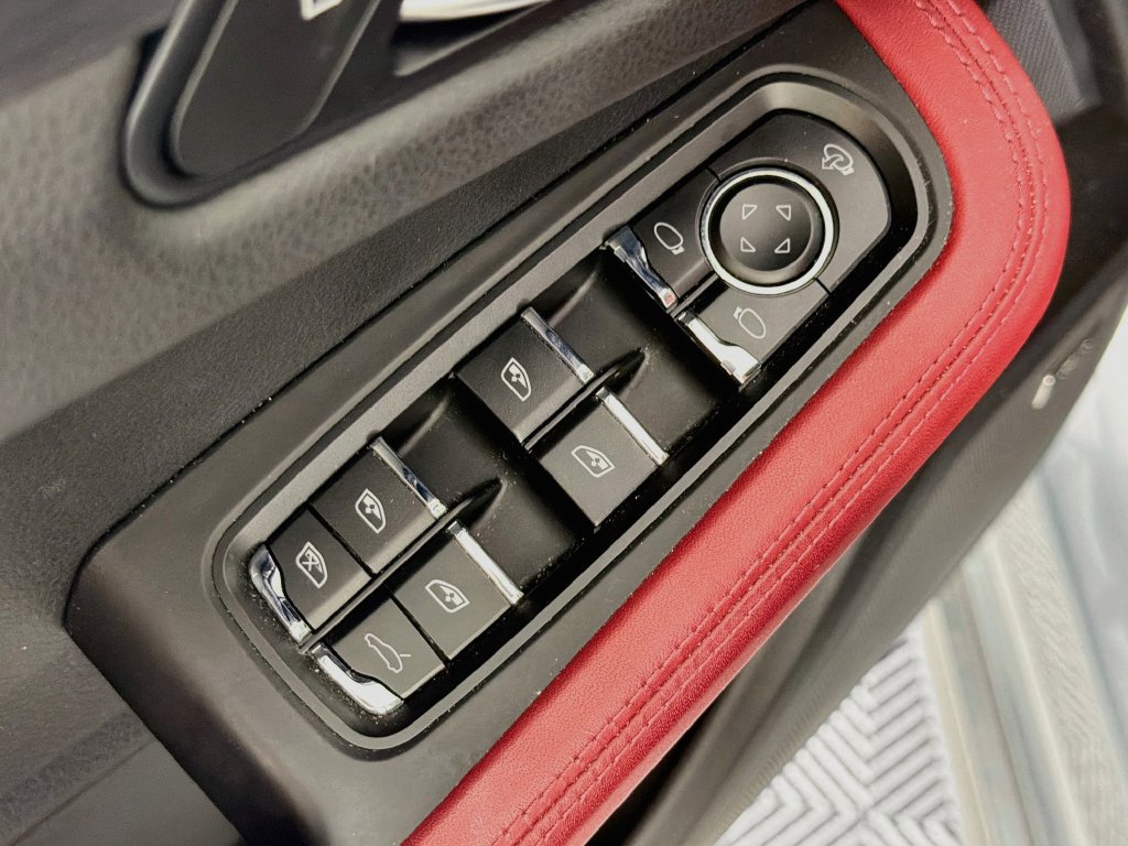 Certified 2024 Porsche Macan GTS AWD/4WD image 20