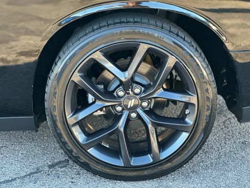 Used 2022 Dodge Challenger R/T w/ Blacktop Package image 17