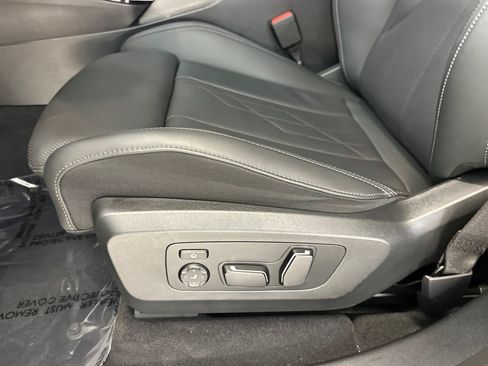 Certified 2025 BMW X3 xDrive30i w/ Convenience Package AWD/4WD image 14