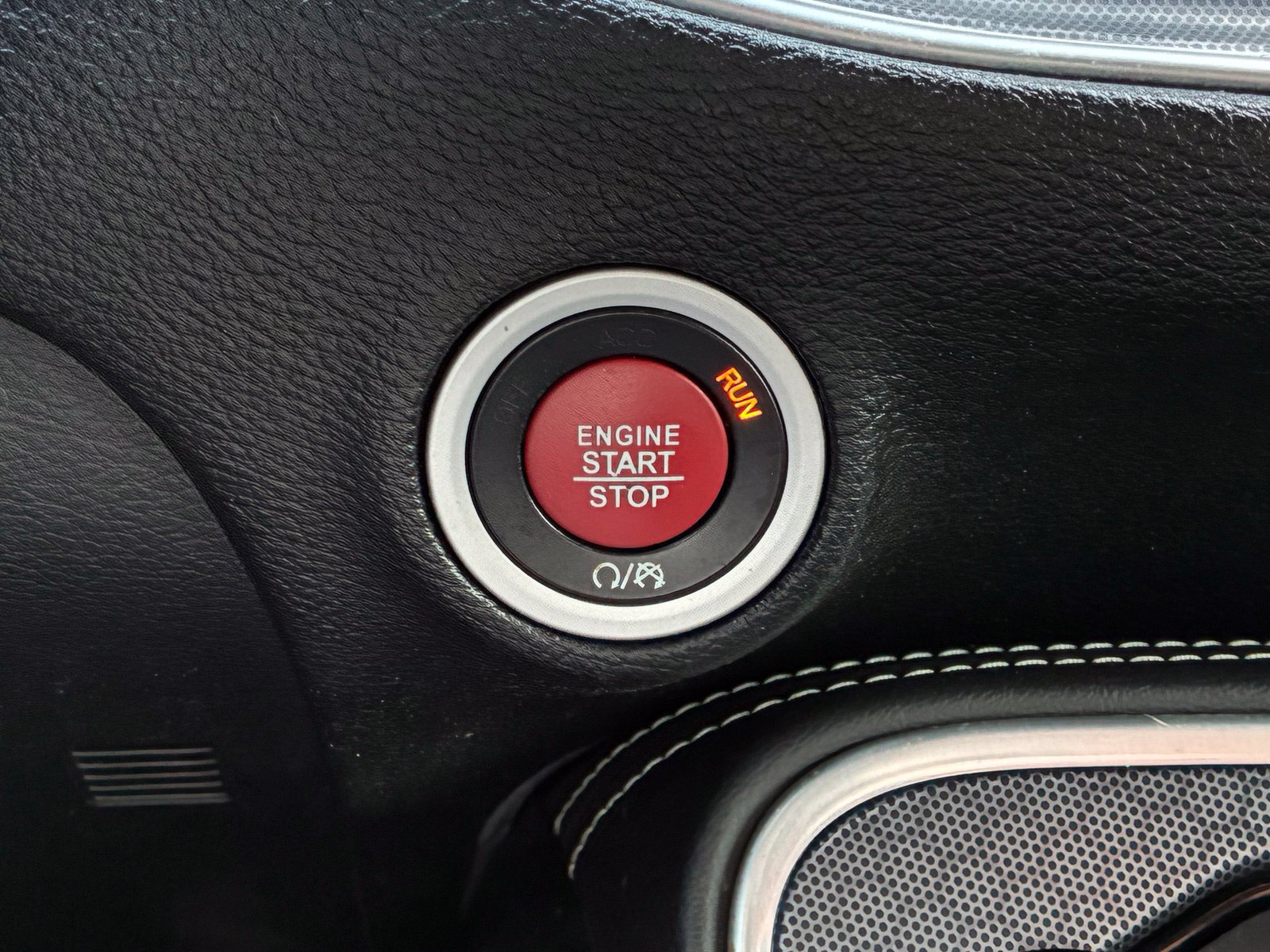 Used 2016 Dodge Challenger SRT RWD image 23