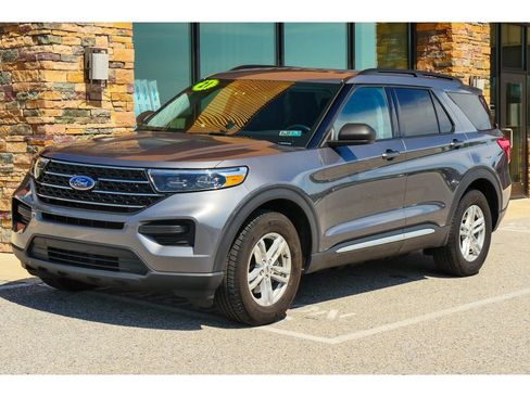 Used 2021 Ford Explorer XLT image 7
