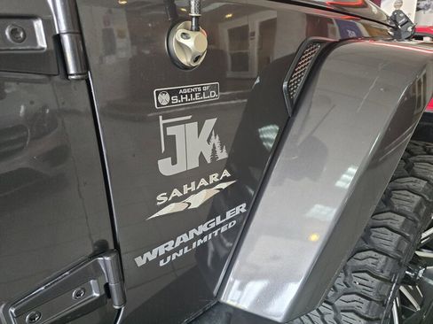 Used 2014 Jeep Wrangler Unlimited Sahara image 29