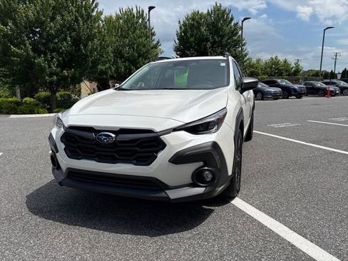 Used 2024 Subaru Crosstrek 2.5i Limited AWD/4WD image 2