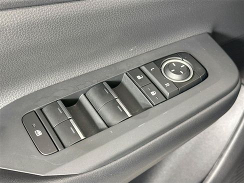 Certified 2025 Toyota Prius Plug-In Hybrid FWD image 27