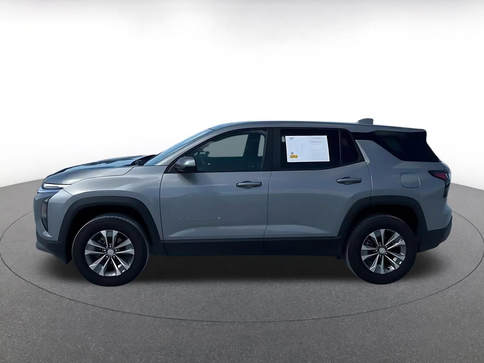 Used 2025 Chevrolet Equinox LT FWD image 8