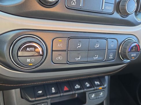 Used 2022 GMC Canyon AT4 AWD/4WD image 20