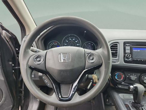 Used 2016 Honda HR-V LX image 11