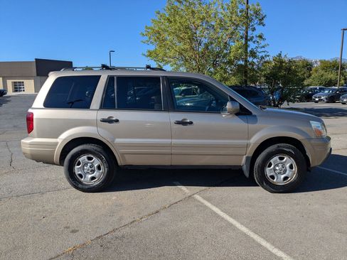Used 2005 Honda Pilot EX-L image 2