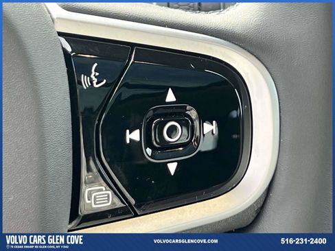 Used 2026 Volvo XC60 B5 Core w/ Climate Package PRO image 21